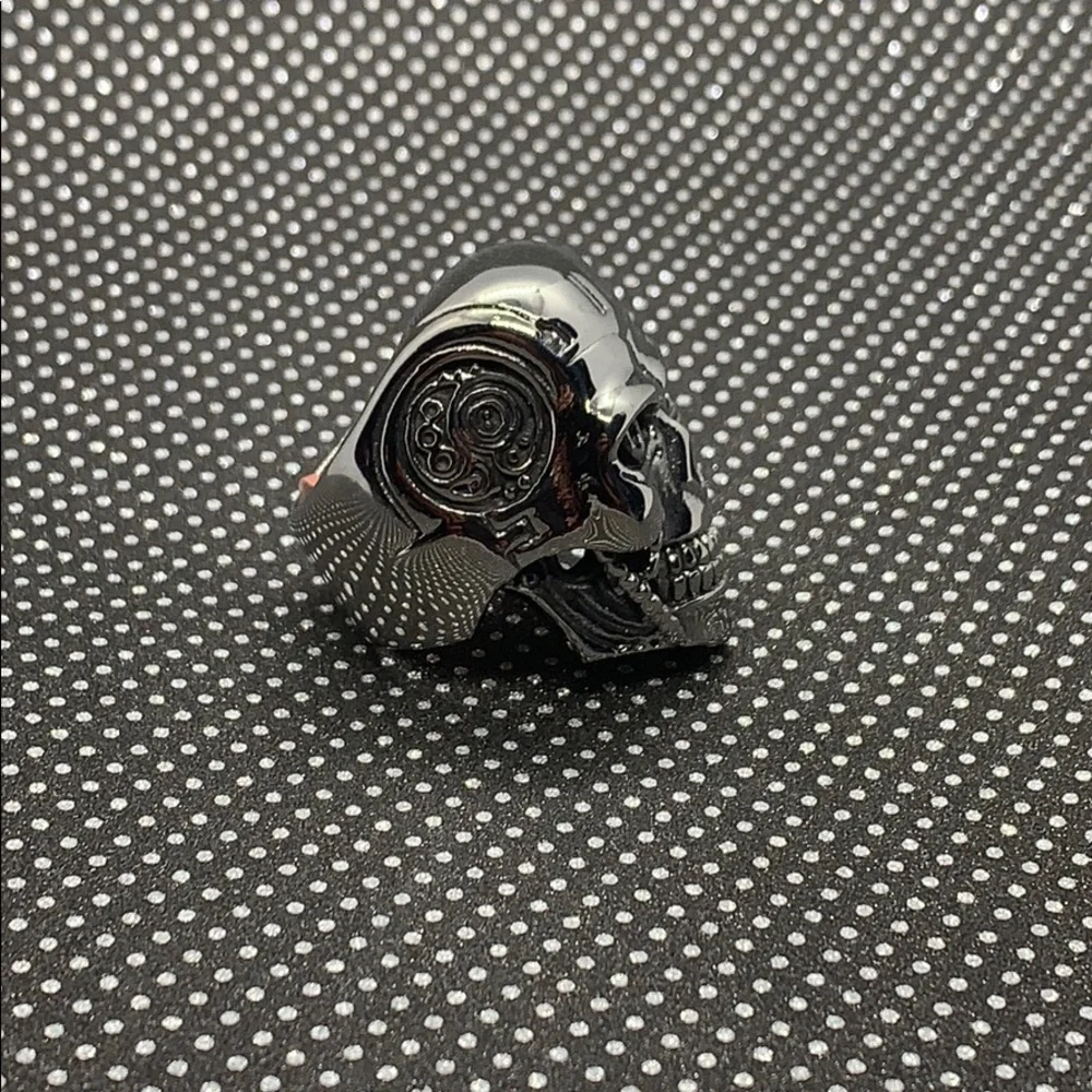 New Men’s Skull Ring in Black Oxidized Stainless Steel